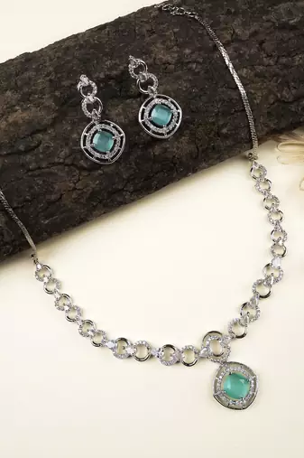 Statement turquoise ad necklace set