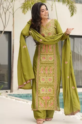 Green Chinon Zari & Thread Embroidered Kurta Set