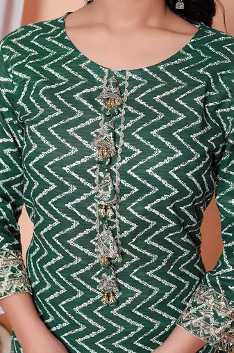 green zigzag print embroidered kurta set for women