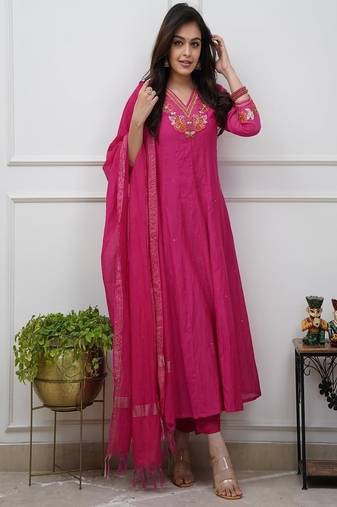 classic floral embroidered v-neck pure cotton kurta set
