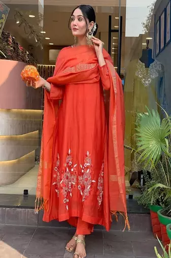 Floral embroidered v neck chanderi kurta trouser & dupatta set