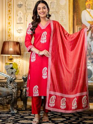 red rayon printed kurta pant set with chanderi dupatta 1