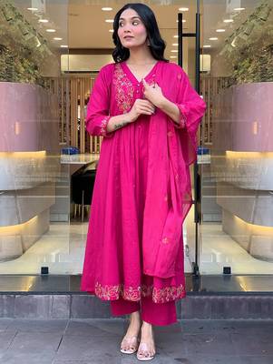 rani pink chanderi silk heavy thread embroidery kurta pant set with dupatta 2