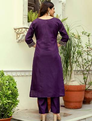 wine viscose chanderi thread embroidery kurta pant set with printed dupatta 3