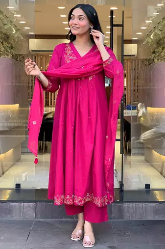 rani pink chanderi silk heavy thread embroidery kurta pant set with dupatta