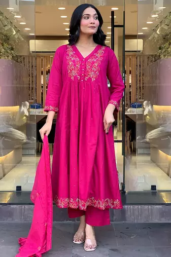 rani pink chanderi silk heavy thread embroidery kurta pant set with dupatta