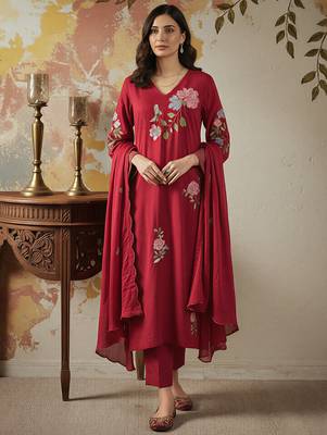 maroon chanderi silk heavy thread embroidery kurta pant set with dupatta 2