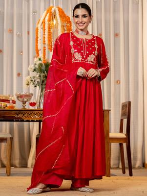 red chanderi silk heavy thread embroidery kurta pant set with dupatta 2