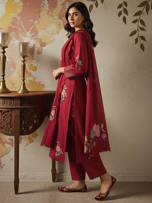 maroon chanderi silk heavy thread embroidery kurta pant set with dupatta 3