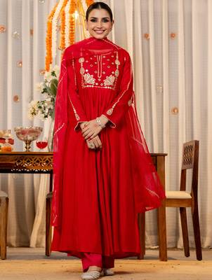 red chanderi silk heavy thread embroidery kurta pant set with dupatta 3