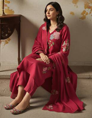 maroon chanderi silk heavy thread embroidery kurta pant set with dupatta 4