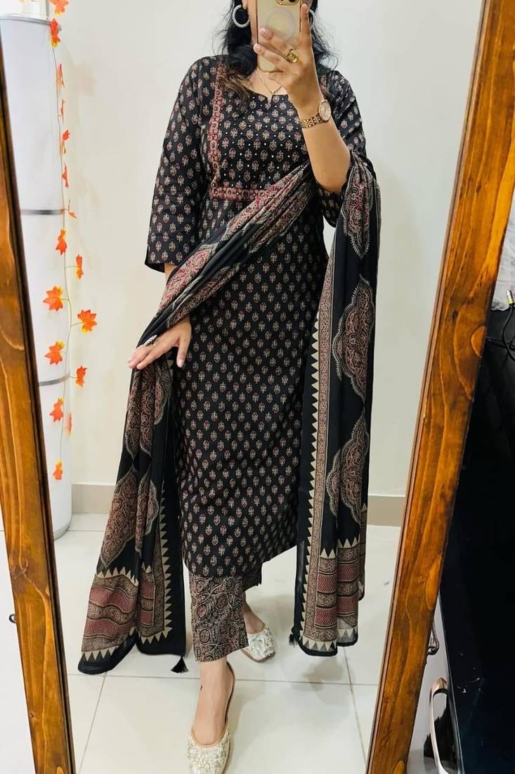 soft floral printed round neck pure cotton kurta set