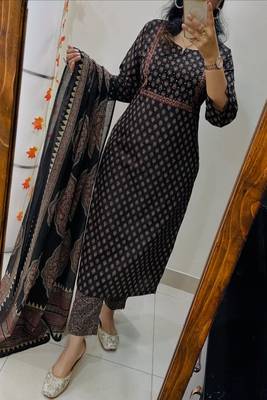 soft floral printed round neck  cotton kurta set 2