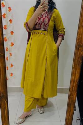 yellow floral printed v-neck  cotton kurta trouser set for women 1