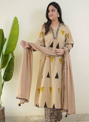 floral printed v-neck  cotton kurta trouser set for women 1