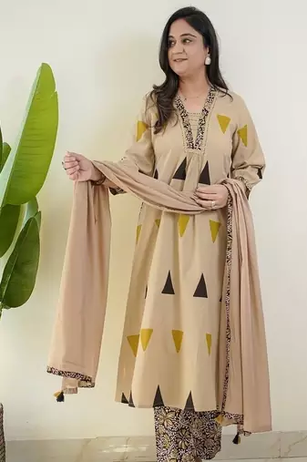 Floral printed v neck pure cotton kurta trouser & dupatta set