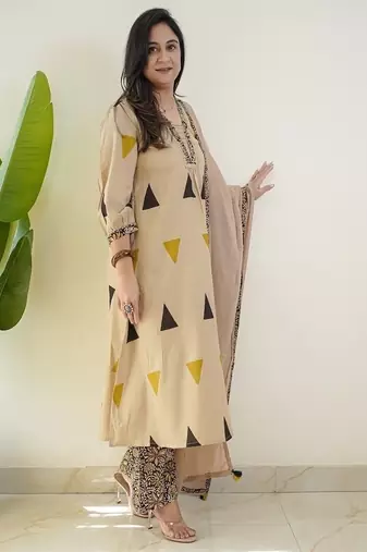 floral printed v-neck  cotton kurta trouser set for women