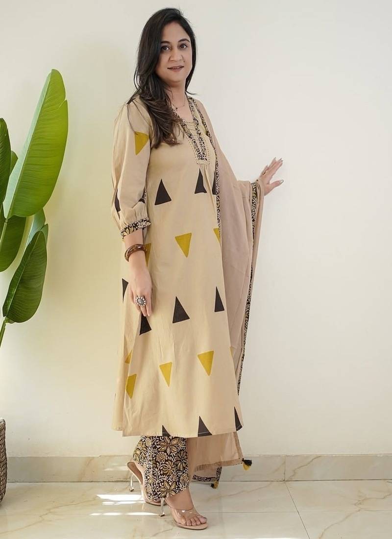 Floral printed v neck pure cotton kurta trouser & dupatta set