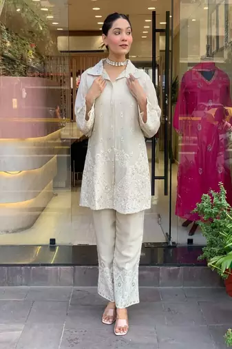 white floral embroidered collar neck chanderi silk blend kurta set