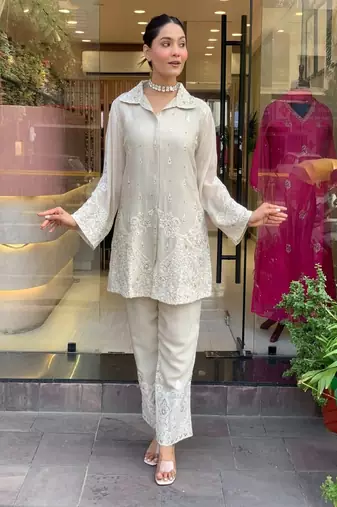 white floral embroidered collar neck chanderi silk blend kurta set