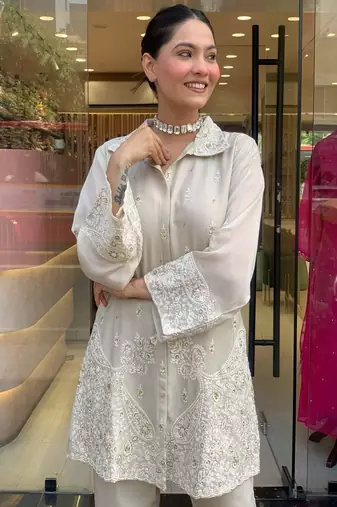 white floral embroidered collar neck chanderi silk blend kurta set