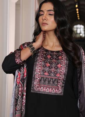 black viscose simmer thread embroidered salwar suit with printed dupatta 4