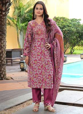 maroon printed kurta set with dupatta 1