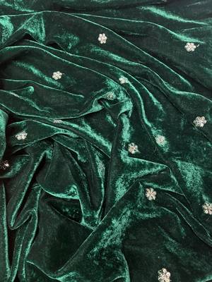 emerald green velvet bridal saree with blouse 4