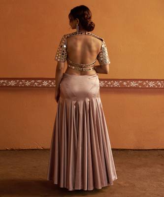 pink silk mirror embroidered wedding lehenga choli 2