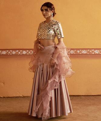 pink silk mirror embroidered wedding lehenga choli 3