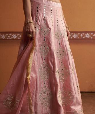 pink silk mirror & gold embroidered wedding lehenga 3