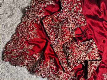 red silk blend saree with gold thread embroidery 4