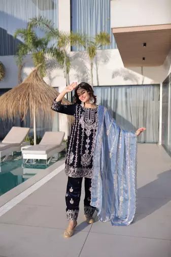 navy blue velvet kurta set with zari embroidery