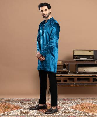 blue velvet kurta pajama with embroidered work 4