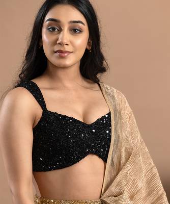 gold velvet saree with embroidered work 2