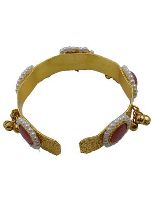 pink gold-plated kundan hathphool with floral design 4