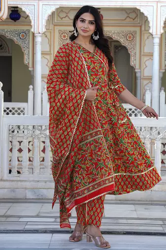 red cotton kurta set with printed work & dupatta