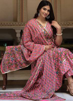 pink cotton kurta pant set with printed work 4