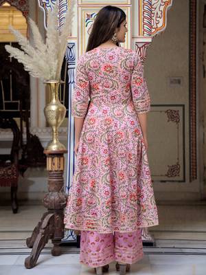 pink cotton kurta set with printed work & dupatta 3