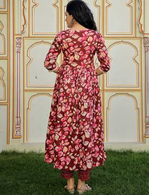 maroon cotton kurta set with printed work & dupatta 3