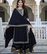 Black embroidered crepe kurta pant with dupatta