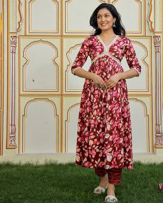 maroon cotton kurta set with printed work & dupatta 4