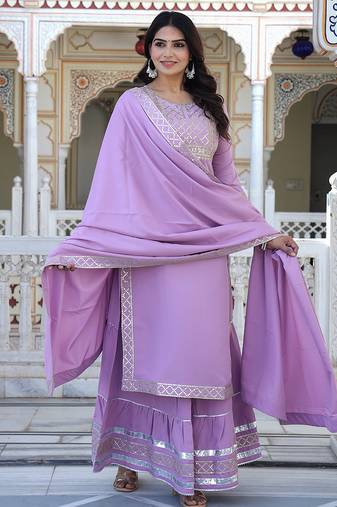 Light-baby-pink embroidered crepe kurta pant with dupatta