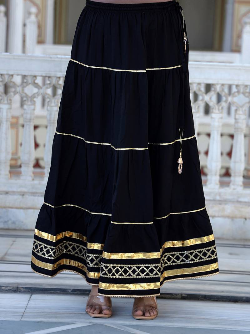 Black embroidered crepe kurta pant with dupatta
