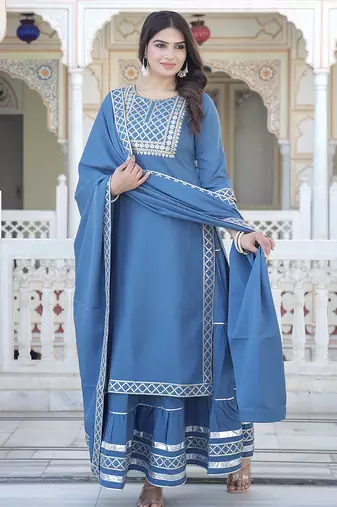 Grey embroidered crepe kurta pant with dupatta