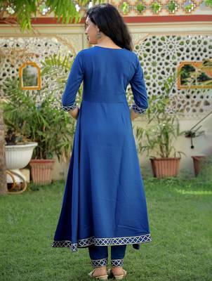 teal blue crepe kurta pant set with embroidery 3
