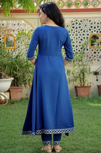 teal blue crepe kurta pant set with embroidery