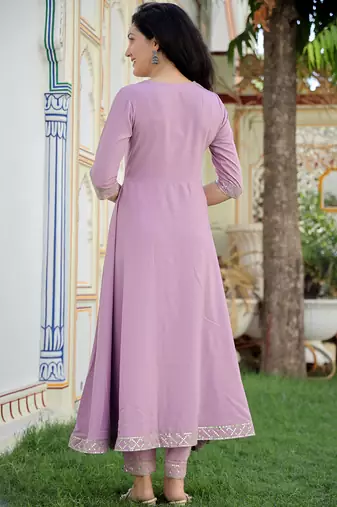 pink crepe kurta pant set with embroidery