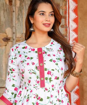 white cotton kurta pant set with printed work 5