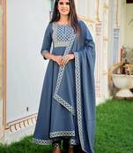 Grey embroidered crepe kurta pant with dupatta
